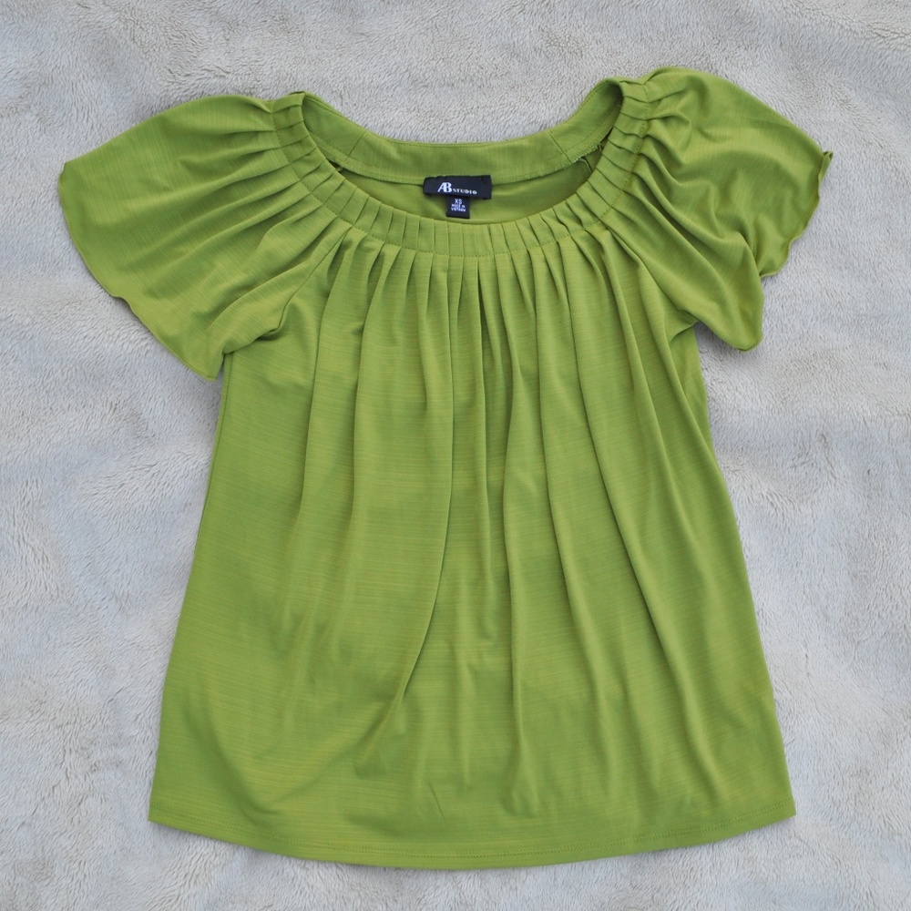 AB Studio stretchy flowing chartreuse top XS